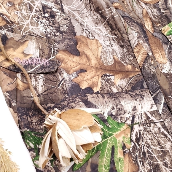 New Magellan Outdoors Women's Camouflaged Pants Size Small 4 - 6 - Picture 5 of 15